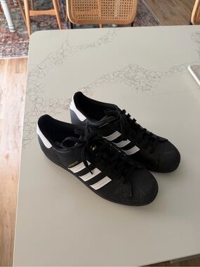adidas Black and White Men’s Classic Shell-Toe Sneakers